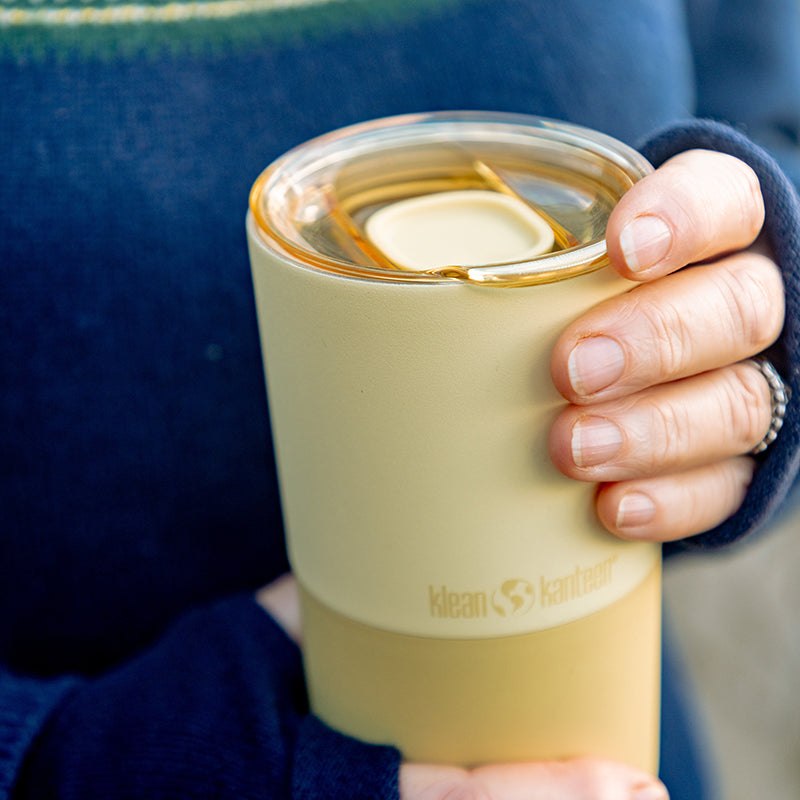 daily-on-the-go-set-z9 16oz_rise_tumbler_wax_yellow_closeup_hand_lid_square.jpg