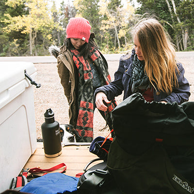 64oz-classic-with-loop-cap-z6 64oz_insulated_classic_backpackers_tailgate_square.jpg
