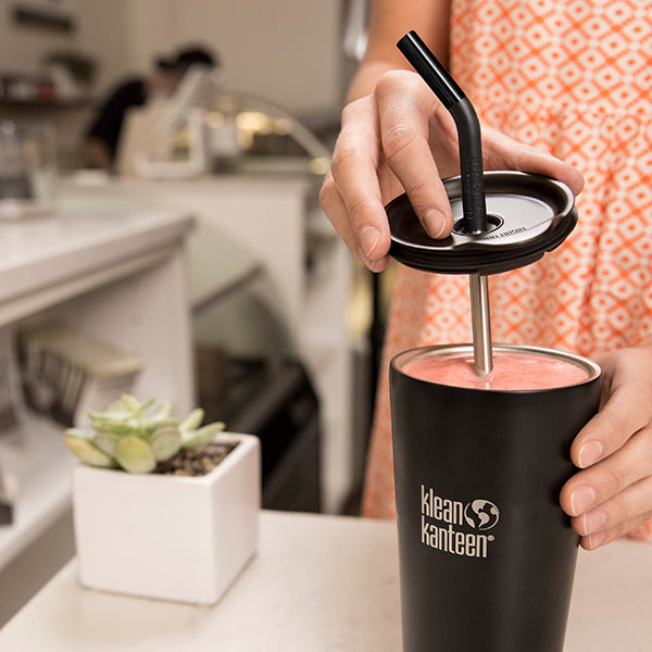 tumbler-straw-lid-with-straw-l0 steel_straw_smoothie-At-Counter-With-Lid_lifestyle_a071dbd2-9fd8-4eea-b04c-2a3732ff8612.jpg